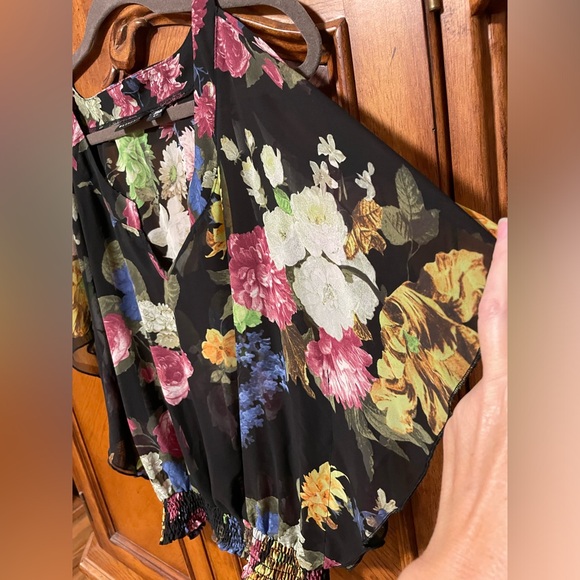 🌺🍃Cold Shoulder Blouse - Picture 4 of 12